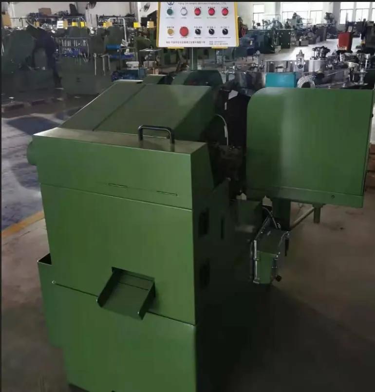 Knurling machine